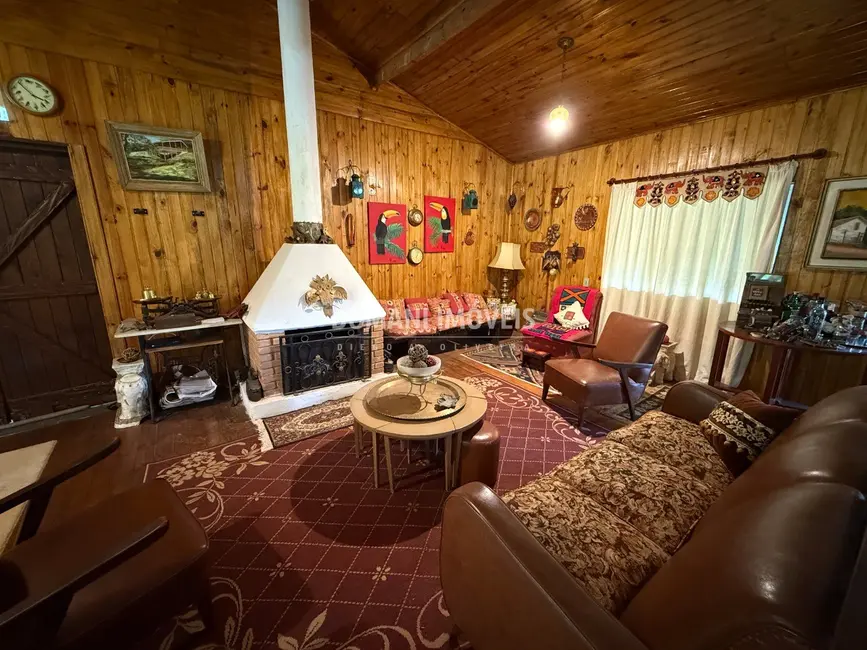 Foto 8 de Casa com 3 quartos à venda, 275m2 em Campos Do Jordao - SP