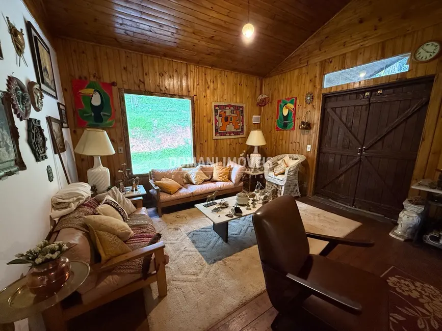 Foto 9 de Casa com 3 quartos à venda, 275m2 em Campos Do Jordao - SP