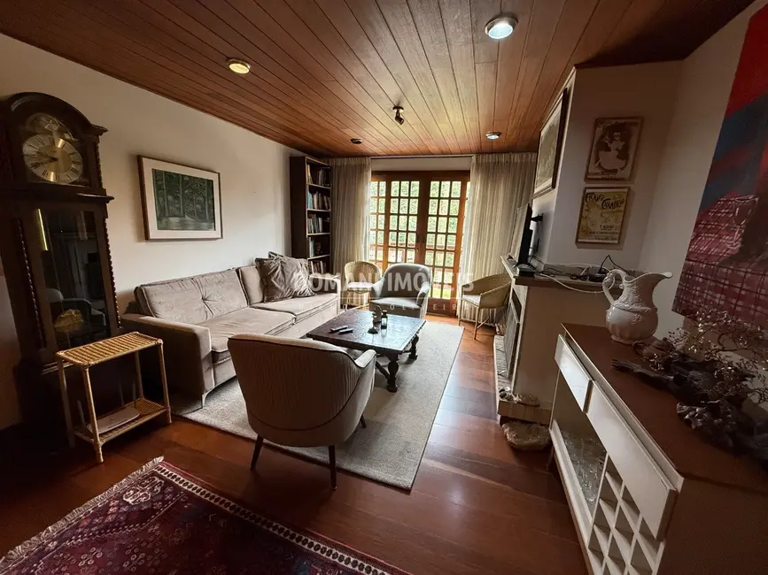 Foto 9 de Apartamento com 3 quartos à venda, 117m2 em Campos Do Jordao - SP