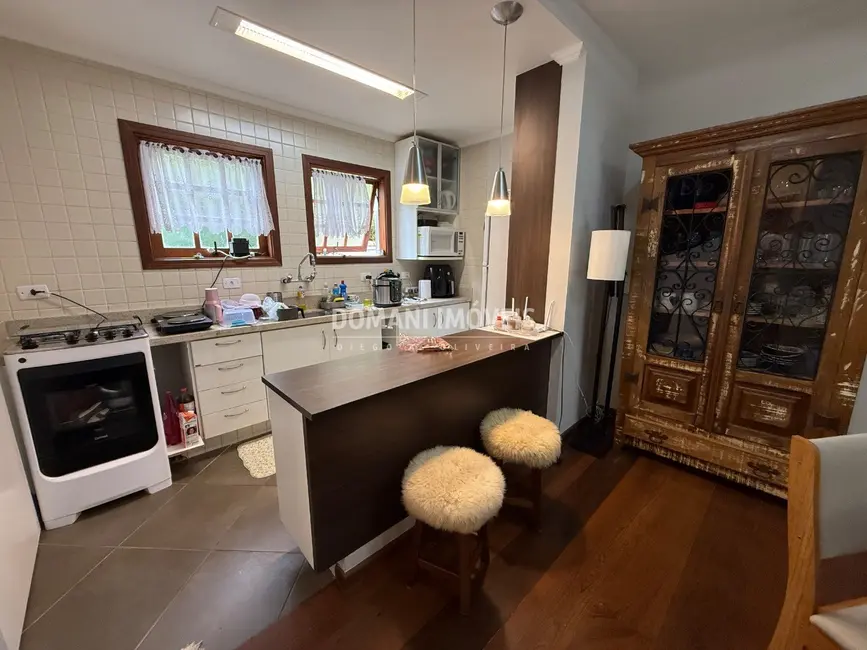 Foto 6 de Apartamento com 3 quartos à venda, 104m2 em Campos Do Jordao - SP