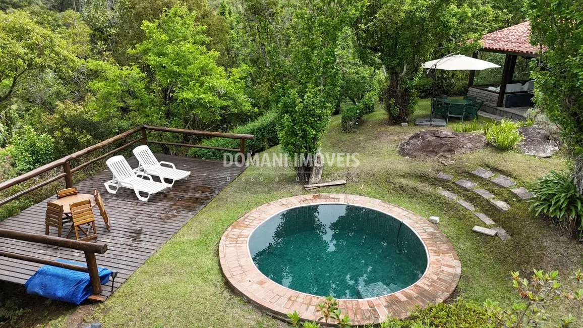 Foto 4 de Sítio / Rancho com 3 quartos à venda, 260m2 em Campos Do Jordao - SP