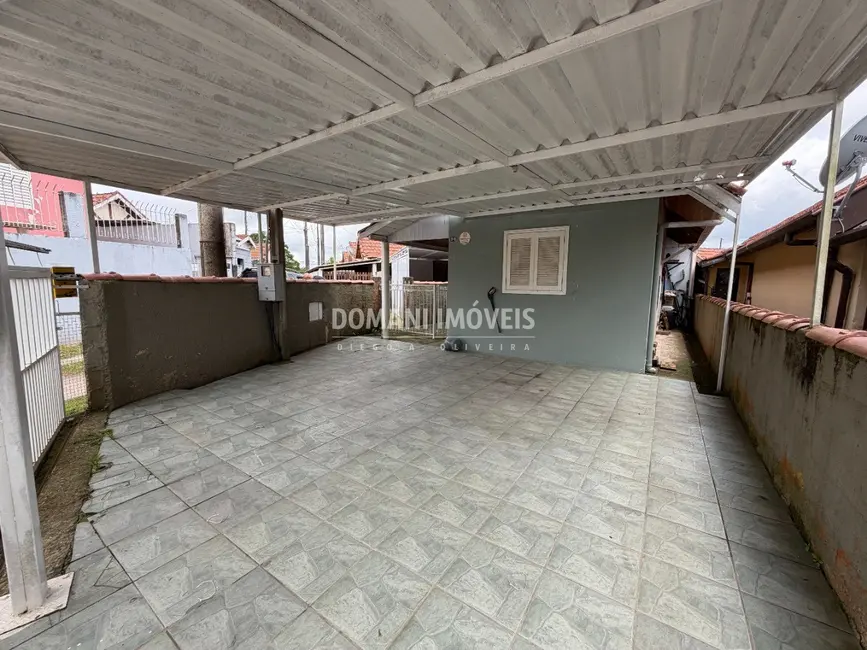 Foto 2 de Casa com 3 quartos à venda, 122m2 em Campos Do Jordao - SP