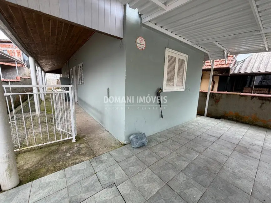 Foto 3 de Casa com 3 quartos à venda, 122m2 em Campos Do Jordao - SP