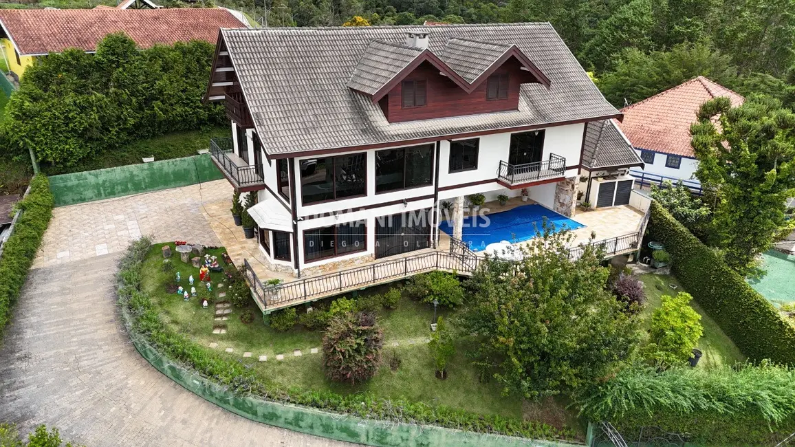 Foto 5 de Casa com 3 quartos à venda, 472m2 em Campos Do Jordao - SP