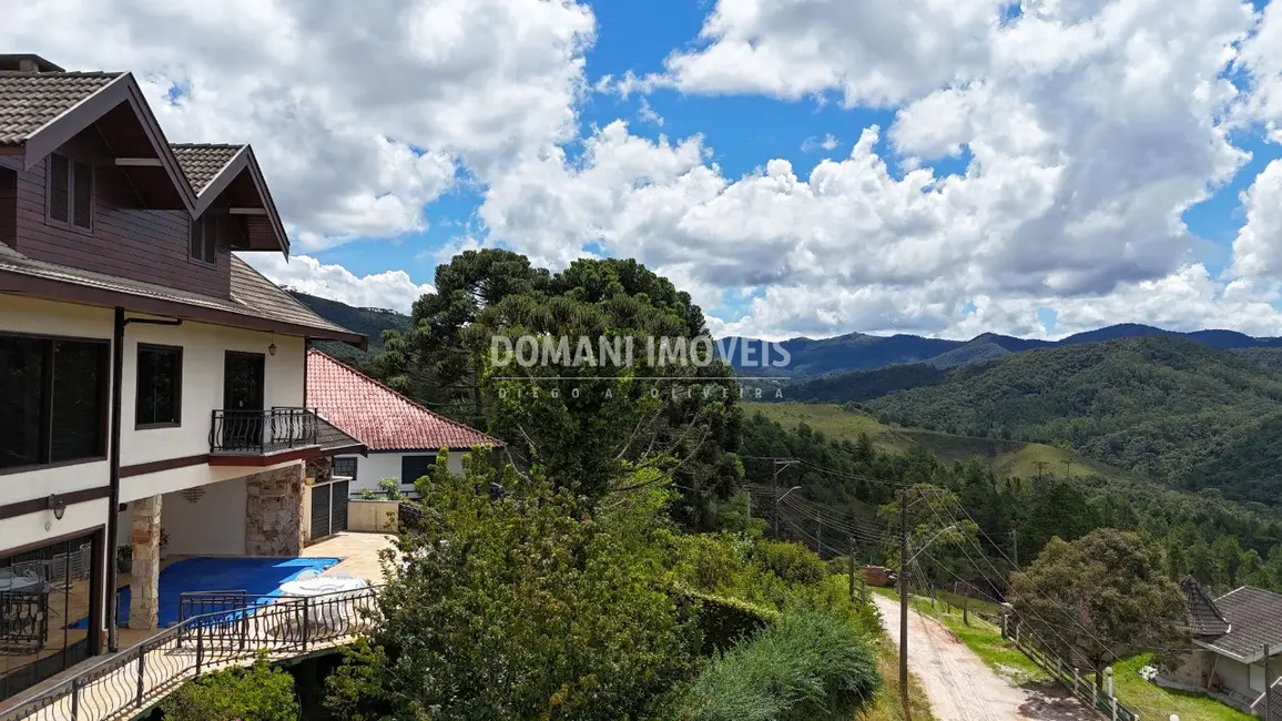 Foto 3 de Casa com 3 quartos à venda, 472m2 em Campos Do Jordao - SP