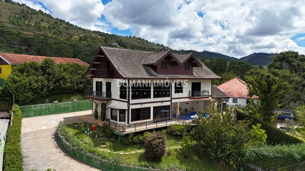 Foto 1 de Casa com 3 quartos à venda, 472m2 em Campos Do Jordao - SP