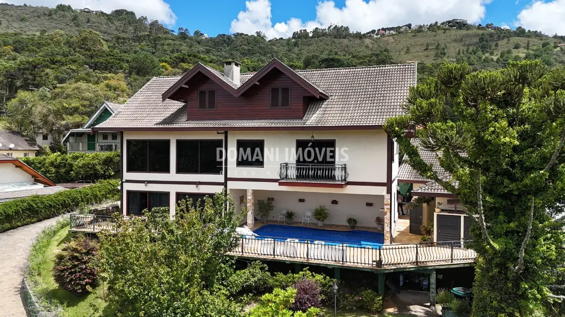 Foto 2 de Casa com 3 quartos à venda, 472m2 em Campos Do Jordao - SP