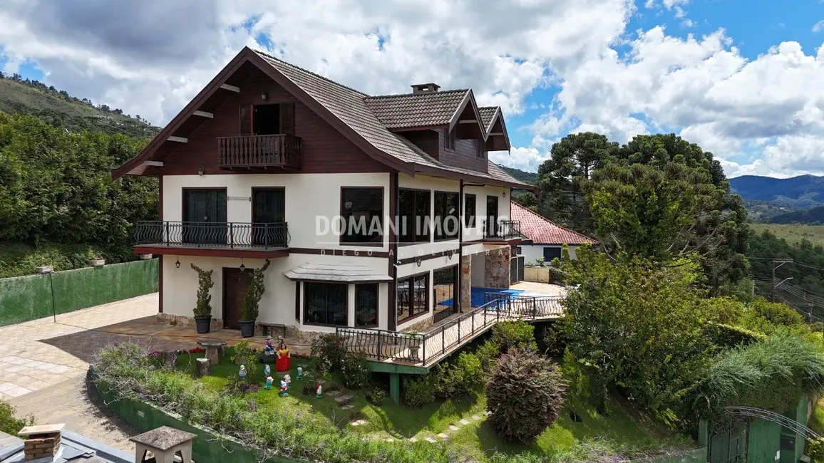 Foto 4 de Casa com 3 quartos à venda, 472m2 em Campos Do Jordao - SP