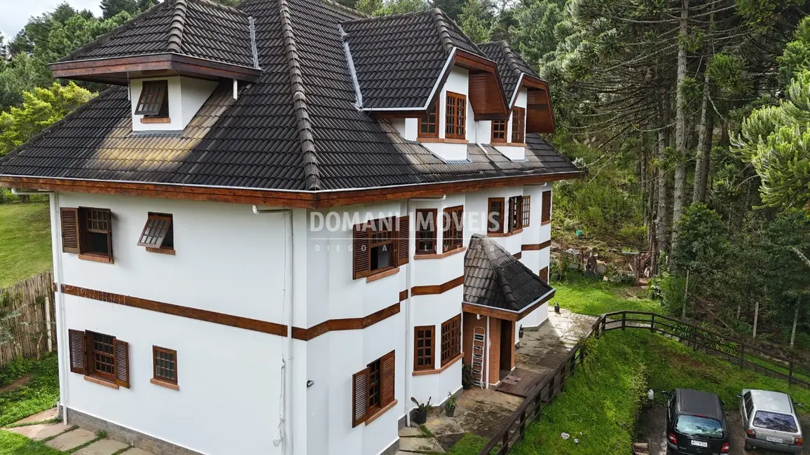 Foto 2 de Casa com 10 quartos à venda, 360m2 em Campos Do Jordao - SP