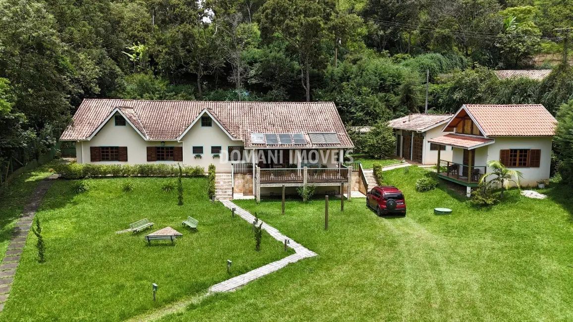 Casa com 4 quartos à venda, 291m2 em Santo Antonio Do Pinhal - SP - imagem 1 Foto 1 de Casa com 4 quartos à venda, 291m2 em Santo Antonio Do Pinhal - SP