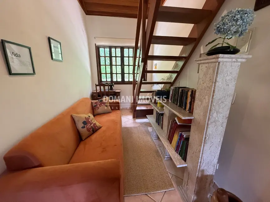 Casa com 4 quartos à venda, 291m2 em Santo Antonio Do Pinhal - SP - imagem 9 Foto 9 de Casa com 4 quartos à venda, 291m2 em Santo Antonio Do Pinhal - SP