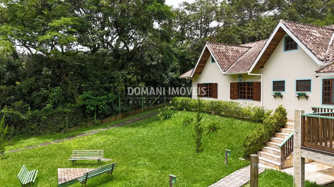 Casa com 4 quartos à venda, 291m2 em Santo Antonio Do Pinhal - SP - imagem 3 Foto 3 de Casa com 4 quartos à venda, 291m2 em Santo Antonio Do Pinhal - SP