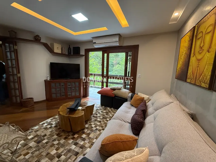 Foto 2 de Apartamento com 4 quartos à venda, 123m2 em Campos Do Jordao - SP