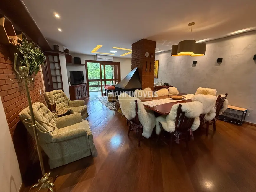 Foto 5 de Apartamento com 4 quartos à venda, 123m2 em Campos Do Jordao - SP