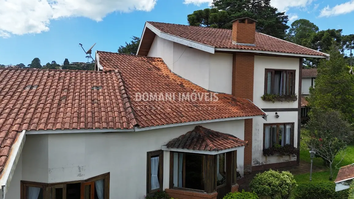 Foto 4 de Casa com 4 quartos à venda, 439m2 em Campos Do Jordao - SP