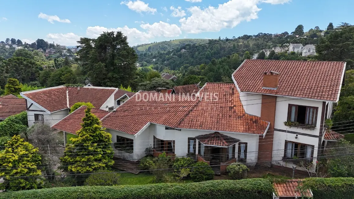 Foto 1 de Casa com 4 quartos à venda, 439m2 em Campos Do Jordao - SP