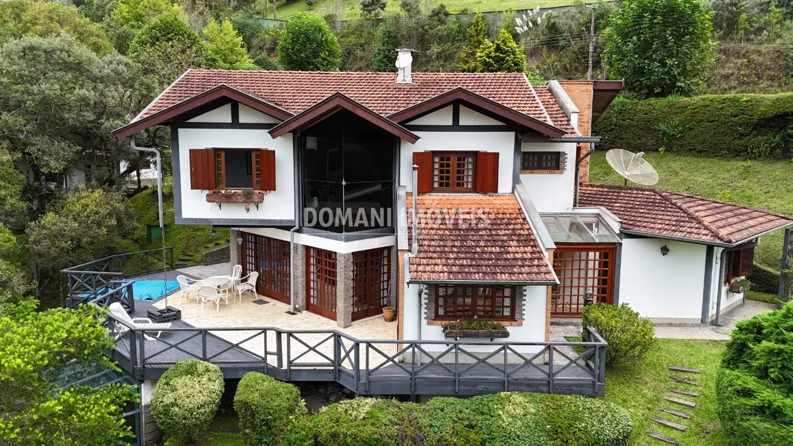 Foto 1 de Casa com 6 quartos à venda, 850m2 em Campos Do Jordao - SP