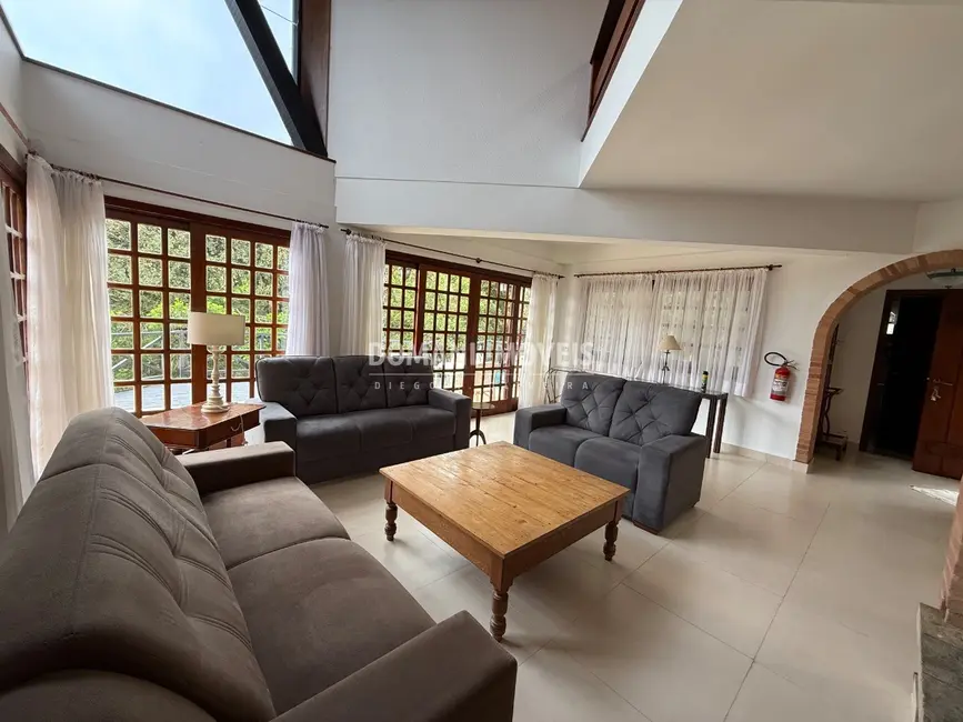 Foto 9 de Casa com 6 quartos à venda, 850m2 em Campos Do Jordao - SP