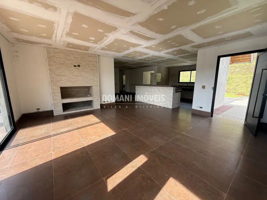 Foto 9 de Casa com 3 quartos à venda, 152m2 em Campos Do Jordao - SP