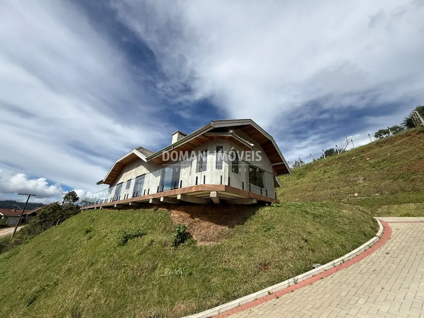 Foto 1 de Casa com 3 quartos à venda, 152m2 em Campos Do Jordao - SP