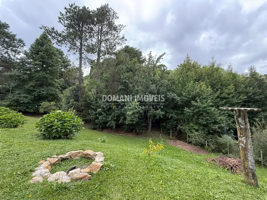 Casa com 3 quartos à venda, 270m2 em Campos Do Jordao - SP - imagem 4 Foto 4 de Casa com 3 quartos à venda, 270m2 em Campos Do Jordao - SP