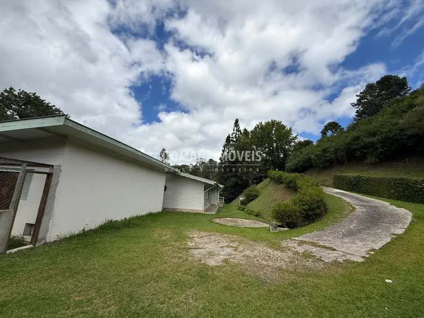 Casa com 3 quartos à venda, 270m2 em Campos Do Jordao - SP - imagem 7 Foto 7 de Casa com 3 quartos à venda, 270m2 em Campos Do Jordao - SP
