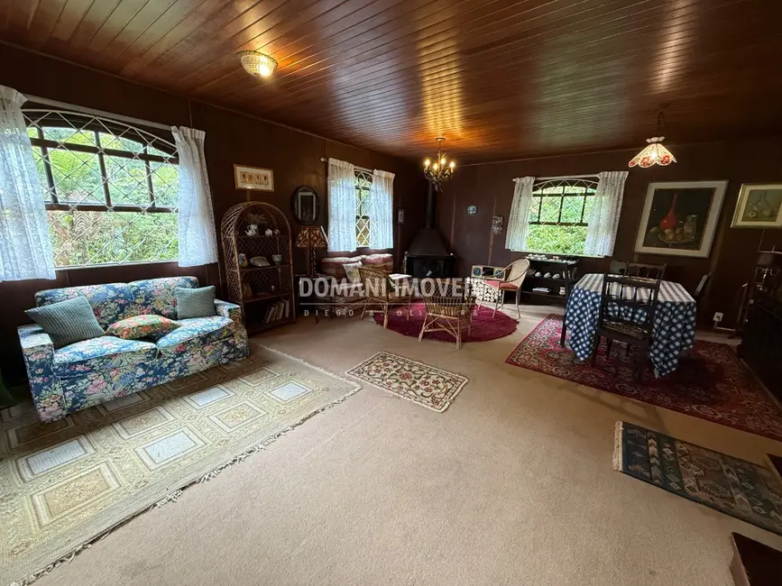 Foto 8 de Casa com 3 quartos à venda, 142m2 em Campos Do Jordao - SP