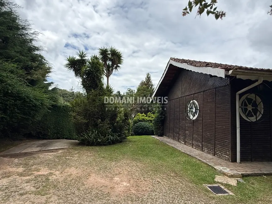 Foto 2 de Casa com 3 quartos à venda, 142m2 em Campos Do Jordao - SP