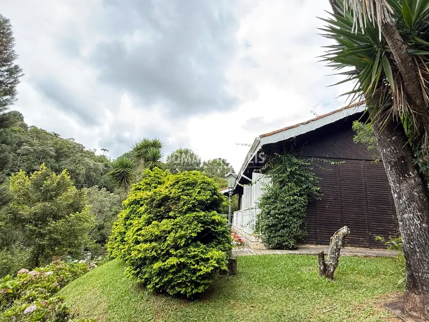 Foto 3 de Casa com 3 quartos à venda, 142m2 em Campos Do Jordao - SP