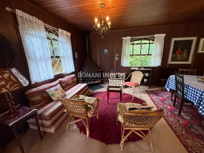 Foto 9 de Casa com 3 quartos à venda, 142m2 em Campos Do Jordao - SP