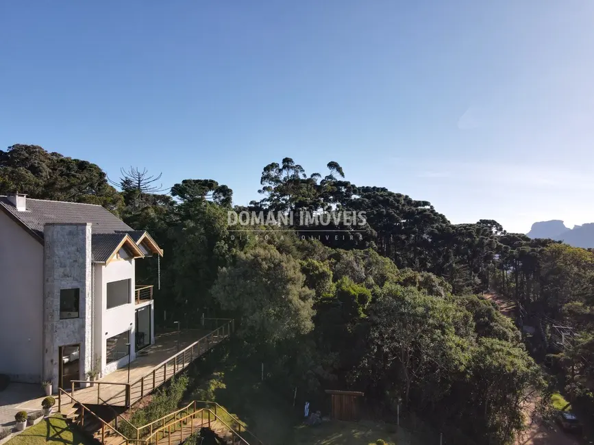 Foto 1 de Casa com 5 quartos à venda, 205m2 em Campos Do Jordao - SP