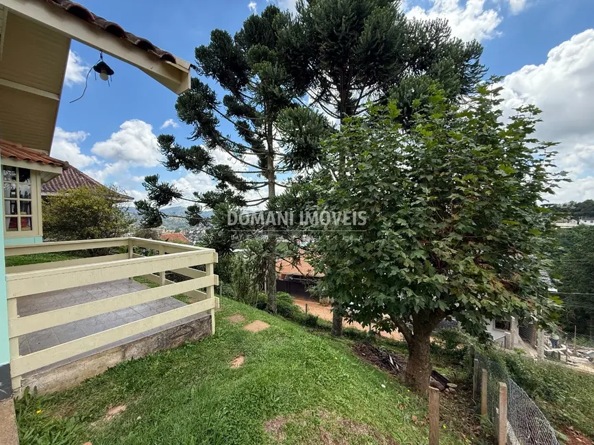 Casa com 3 quartos à venda, 145m2 em Campos Do Jordao - SP - imagem 3 Foto 3 de Casa com 3 quartos à venda, 145m2 em Campos Do Jordao - SP