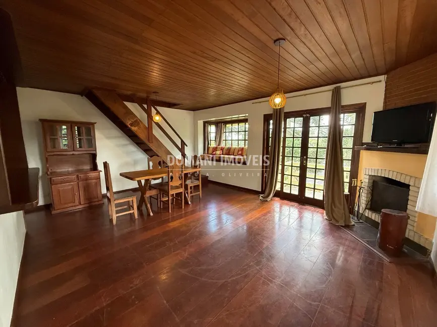 Casa com 3 quartos à venda, 145m2 em Campos Do Jordao - SP - imagem 8 Foto 8 de Casa com 3 quartos à venda, 145m2 em Campos Do Jordao - SP