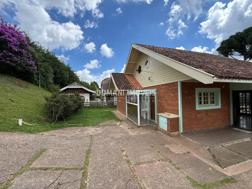 Casa com 3 quartos à venda, 145m2 em Campos Do Jordao - SP - imagem 2 Foto 2 de Casa com 3 quartos à venda, 145m2 em Campos Do Jordao - SP