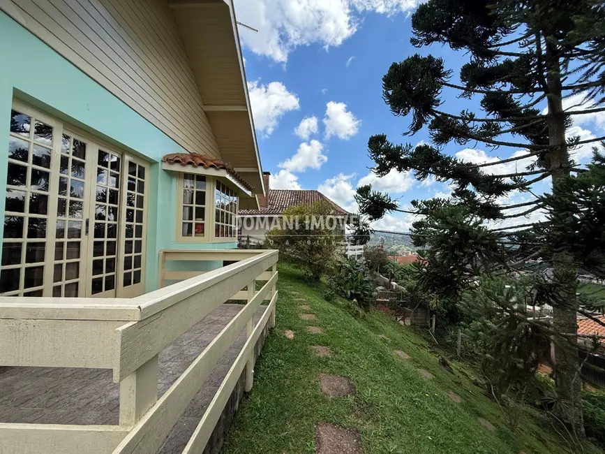 Casa com 3 quartos à venda, 145m2 em Campos Do Jordao - SP - imagem 5 Foto 5 de Casa com 3 quartos à venda, 145m2 em Campos Do Jordao - SP