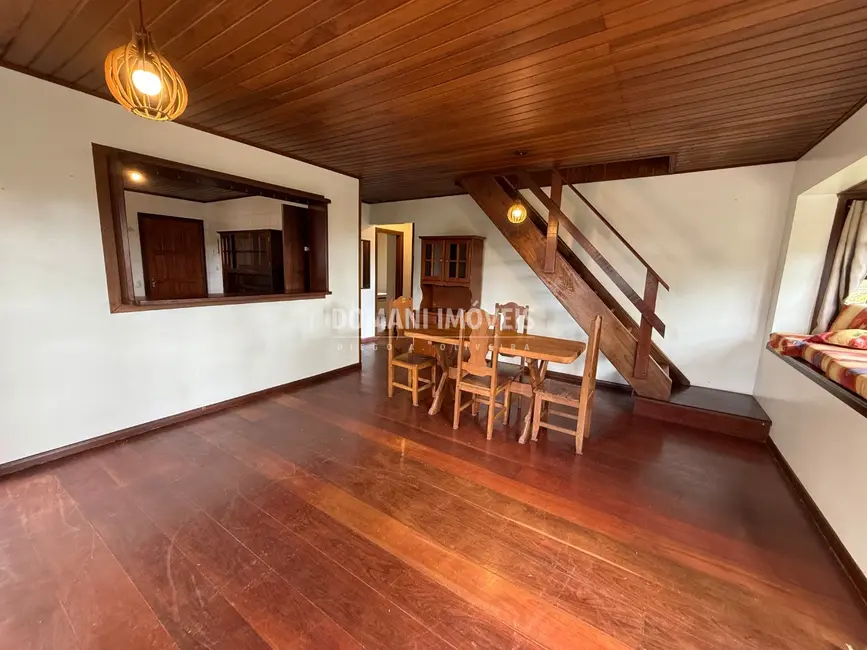 Casa com 3 quartos à venda, 145m2 em Campos Do Jordao - SP - imagem 9 Foto 9 de Casa com 3 quartos à venda, 145m2 em Campos Do Jordao - SP