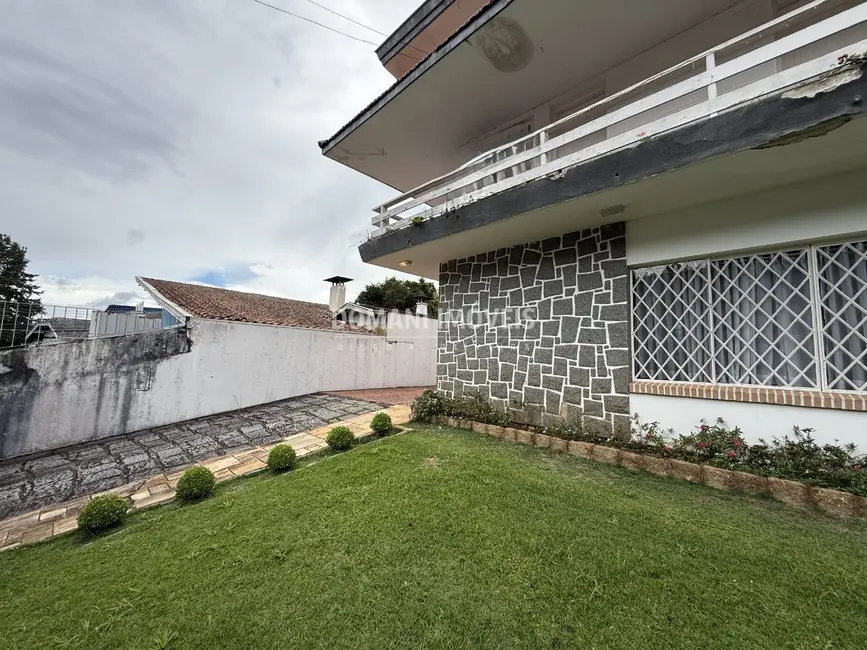 Foto 6 de Casa com 3 quartos à venda, 277m2 em Campos Do Jordao - SP