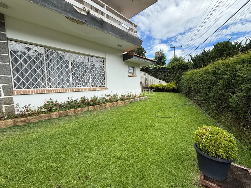 Foto 4 de Casa com 3 quartos à venda, 277m2 em Campos Do Jordao - SP