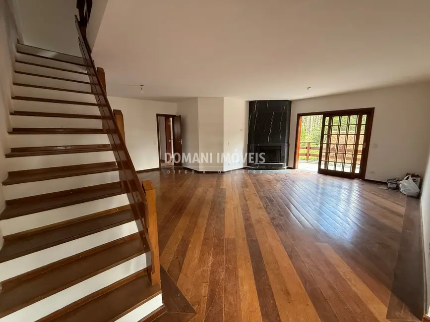 Apartamento com 4 quartos à venda, 206m2 em Campos Do Jordao - SP - imagem 8 Foto 8 de Apartamento com 4 quartos à venda, 206m2 em Campos Do Jordao - SP