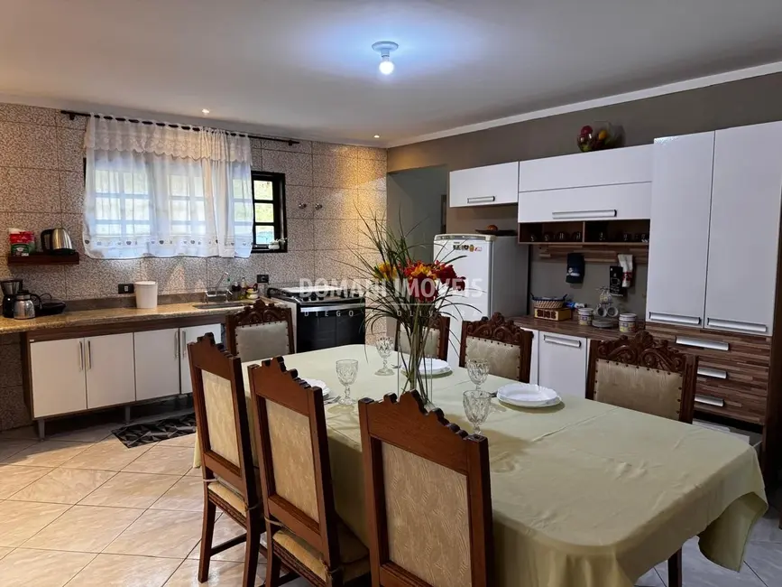 Foto 9 de Casa com 3 quartos à venda, 200m2 em Campos Do Jordao - SP