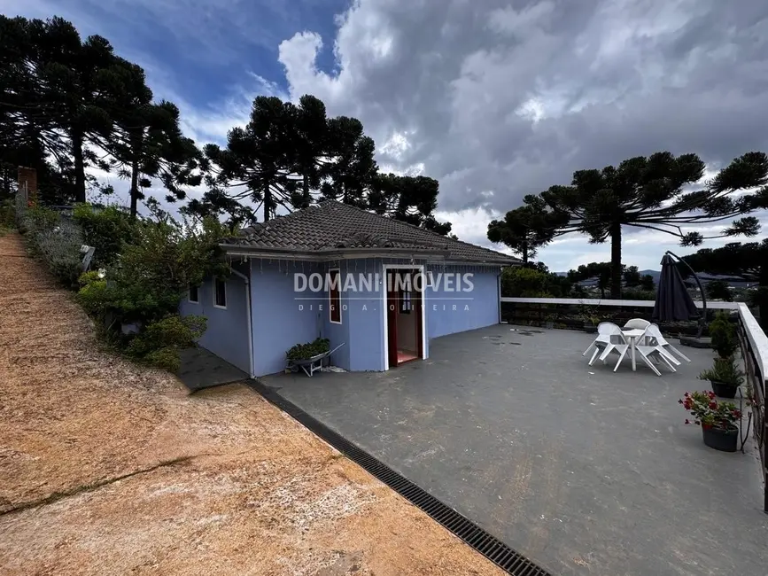 Foto 1 de Casa com 3 quartos à venda, 200m2 em Campos Do Jordao - SP