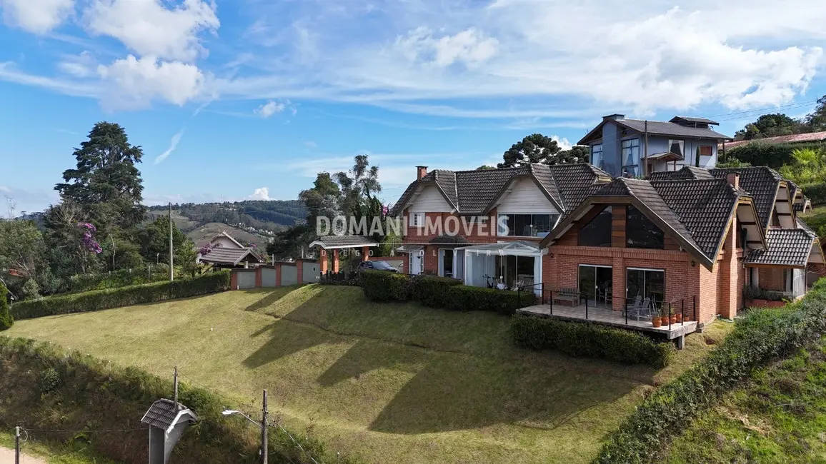 Foto 3 de Casa com 5 quartos à venda, 376m2 em Campos Do Jordao - SP