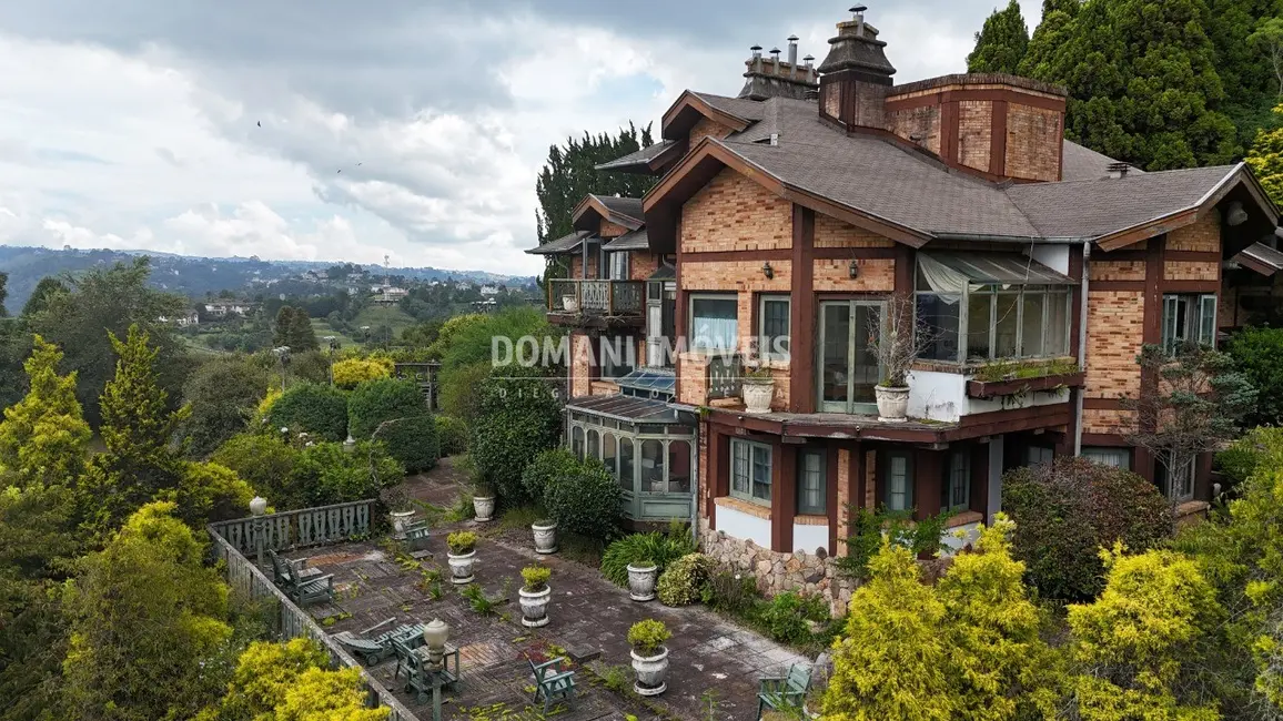 Casa com 7 quartos à venda, 1334m2 em Campos Do Jordao - SP - imagem 2 Foto 2 de Casa com 7 quartos à venda, 1334m2 em Campos Do Jordao - SP