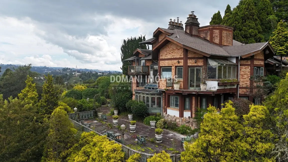 Casa com 7 quartos à venda, 1334m2 em Campos Do Jordao - SP - imagem 6 Foto 6 de Casa com 7 quartos à venda, 1334m2 em Campos Do Jordao - SP