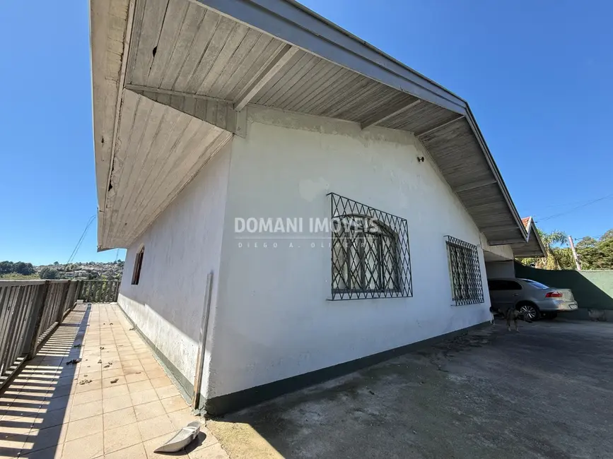 Foto 3 de Casa com 3 quartos à venda, 209m2 em Campos Do Jordao - SP