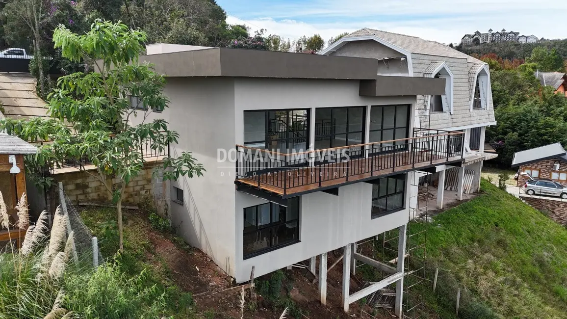Foto 4 de Casa com 3 quartos à venda, 200m2 em Campos Do Jordao - SP