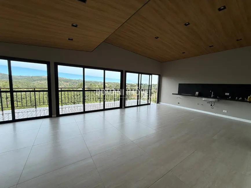 Foto 8 de Casa com 3 quartos à venda, 200m2 em Campos Do Jordao - SP