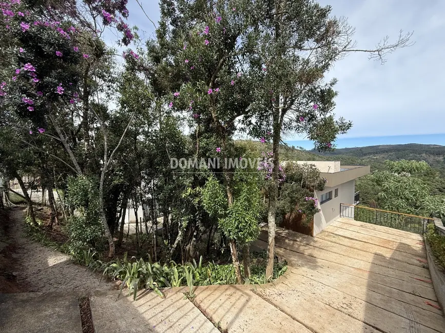Foto 1 de Casa com 3 quartos à venda, 200m2 em Campos Do Jordao - SP