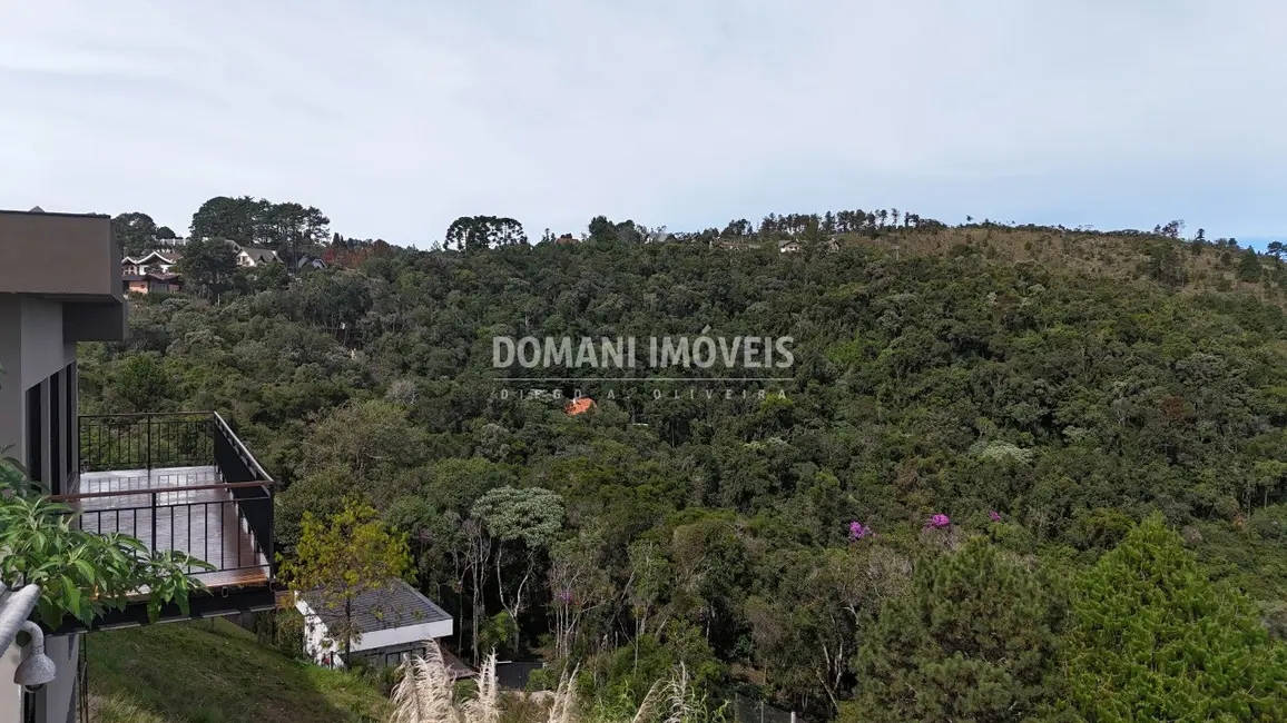 Foto 2 de Casa com 3 quartos à venda, 200m2 em Campos Do Jordao - SP