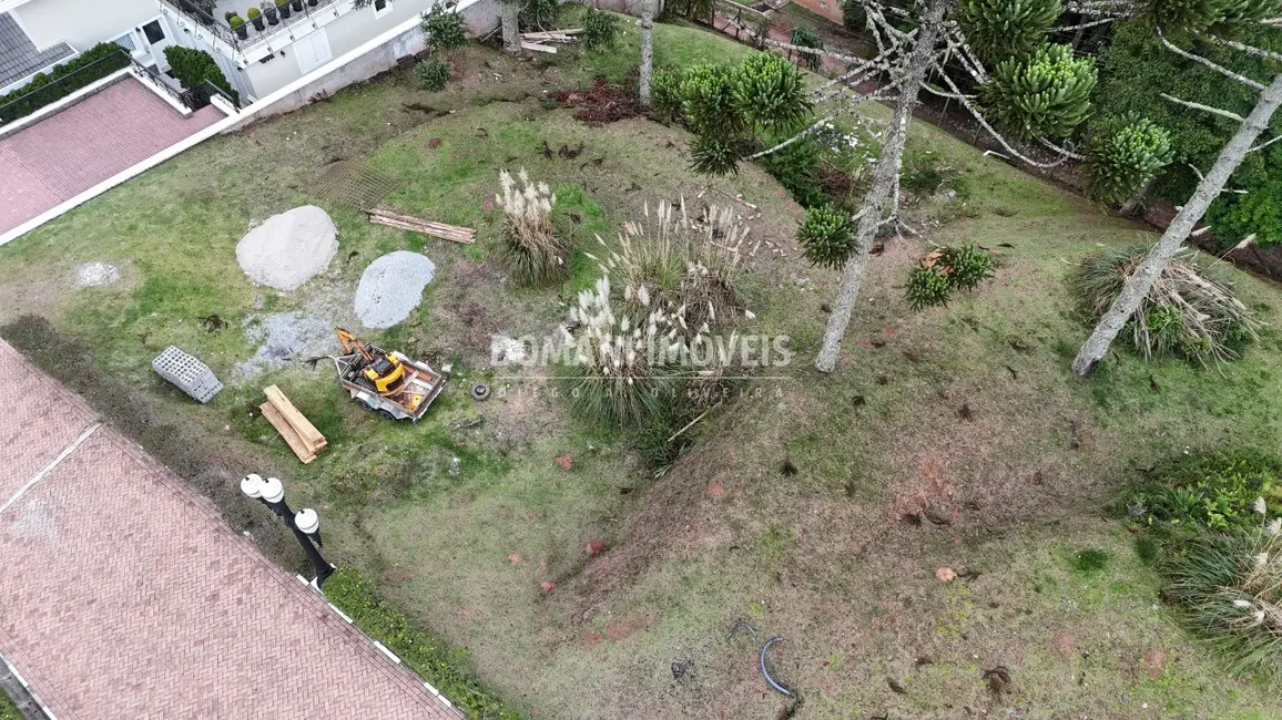 Foto 4 de Terreno / Lote à venda, 1010m2 em Campos Do Jordao - SP